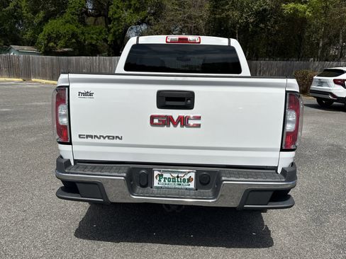 Used 2017 GMC Canyon 2WD Crew Cab w/ Convenience Package image 4