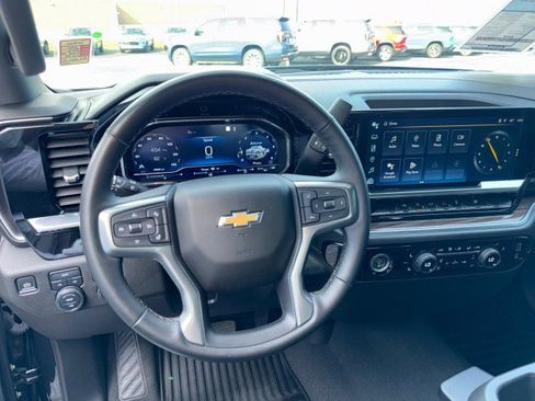 Used 2023 Chevrolet Silverado 1500 LT image 19