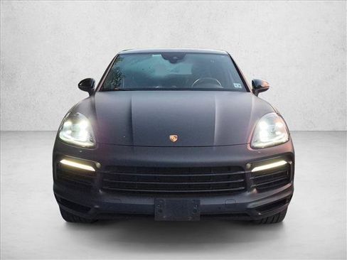 Used 2023 Porsche Cayenne Platinum Edition AWD/4WD image 2