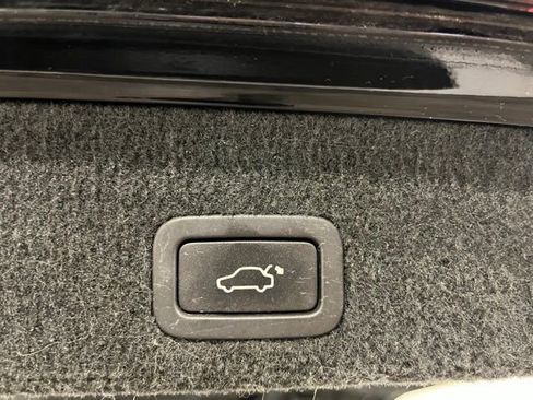 Used 2014 Volvo XC70 T6 image 35