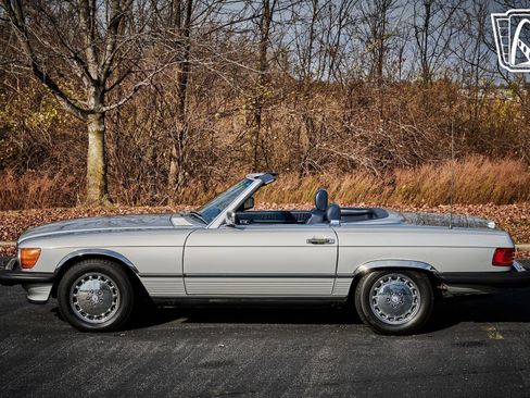 Used 1988 Mercedes-Benz 560 SL image 5