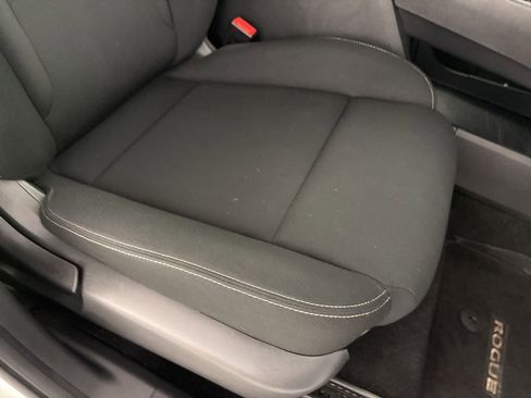 Used 2023 Nissan Rogue S image 27