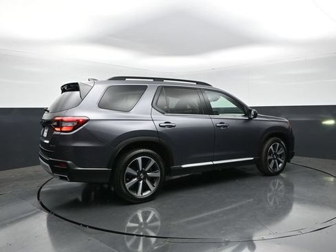 Used 2023 Honda Pilot Elite image 7