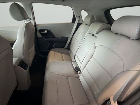 Used 2022 Kia Niro EX Premium FWD image 11