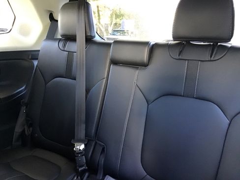 Used 2024 Honda Pilot Touring image 32