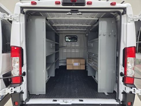 Used 2025 RAM ProMaster 2500 FWD image 33