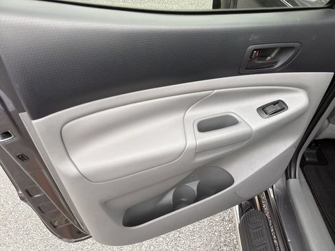 Used 2014 Toyota Tacoma PreRunner w/ Convenience Package RWD image 22