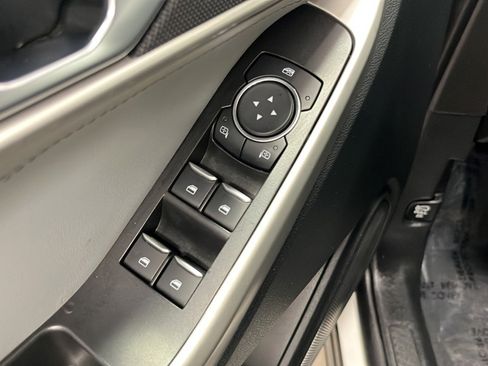 Used 2023 Ford Explorer XLT w/ Equipment Group 202A AWD/4WD image 22