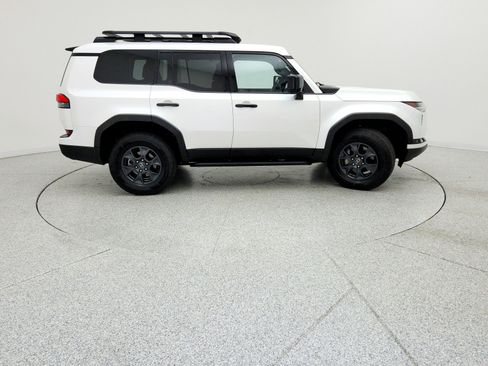 Used 2024 Lexus GX 550 AWD/4WD image 4