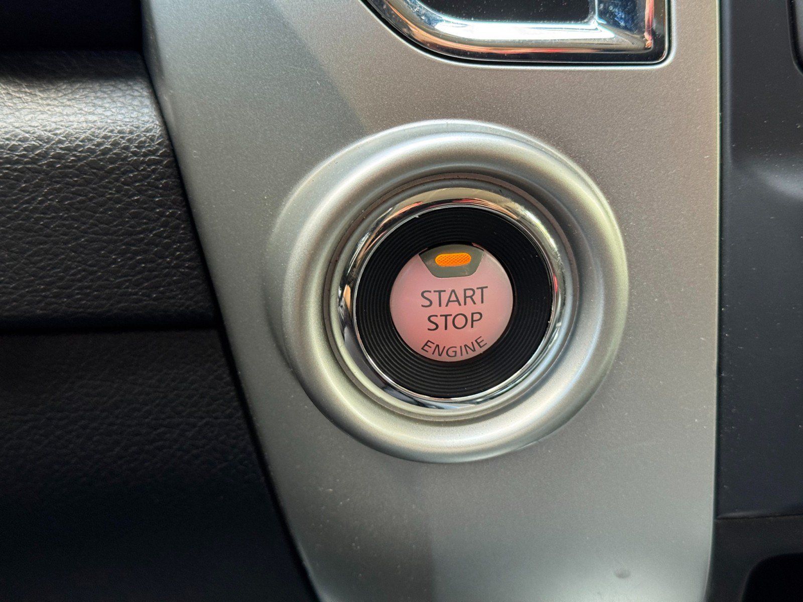 Used 2021 Nissan Titan SV w/ SV Convenience Package RWD image 20