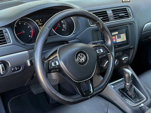 Used 2015 Volkswagen Jetta SE FWD image 13