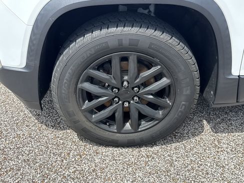 Used 2018 GMC Acadia SLT FWD image 9