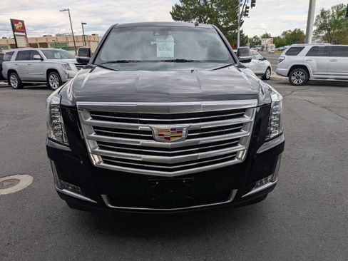 Used 2017 Cadillac Escalade ESV Platinum AWD/4WD image 2