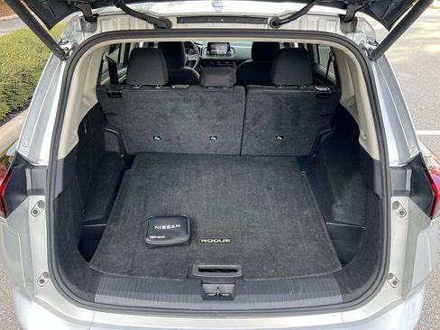 Used 2024 Nissan Rogue SV image 25
