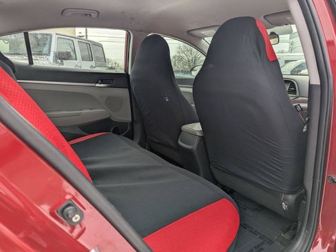 Used 2019 Hyundai Elantra SE FWD image 18