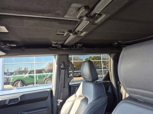 Used 2024 Ford Bronco Badlands image 16