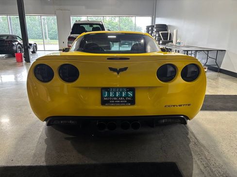 Used 2006 Chevrolet Corvette Z06 w/ Preferred Equipment Group RWD image 6
