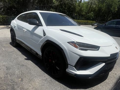 Used 2024 Lamborghini Urus S AWD/4WD image 2