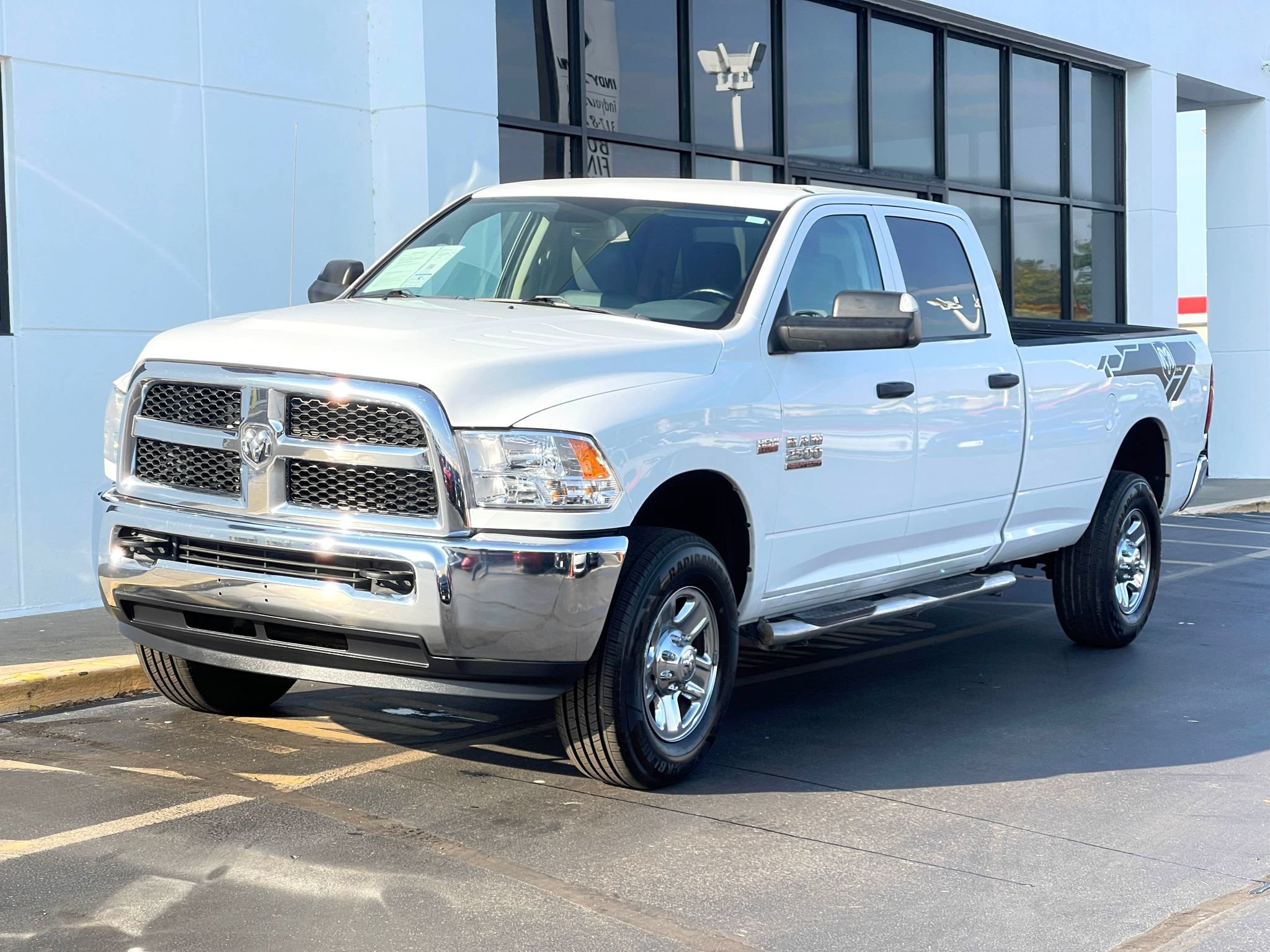 Used 2018 RAM 2500 Tradesman w/ Chrome Appearance Group AWD/4WD image 7