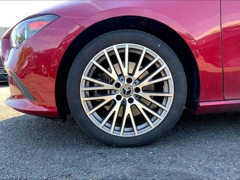 Used 2022 Mercedes-Benz CLA 250 4MATIC image 5