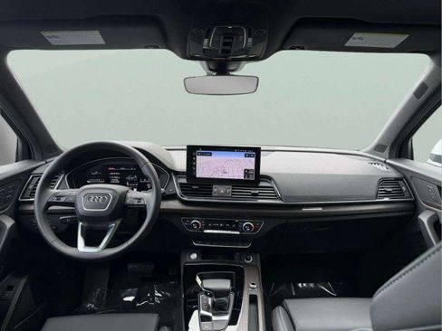 Certified 2025 Audi Q5 2.0T Premium Plus w/ Premium Plus Package AWD/4WD image 9