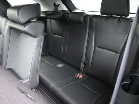 Used 2023 Toyota Highlander XLE image 21