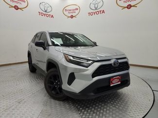 Used 2025 Toyota RAV4 LE FWD video 1