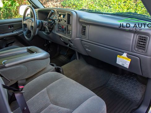 Used 2004 Chevrolet Silverado 1500 4x4 Regular Cab w/ Light Duty Power Package image 9