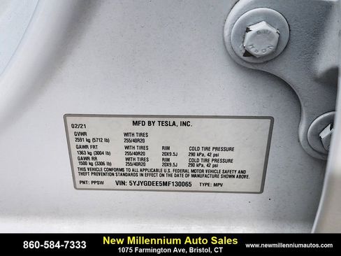 Used 2021 Tesla Model Y Long Range image 25