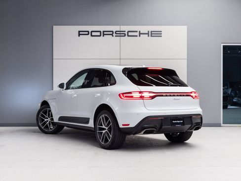 Certified 2026 Porsche Macan AWD/4WD image 3