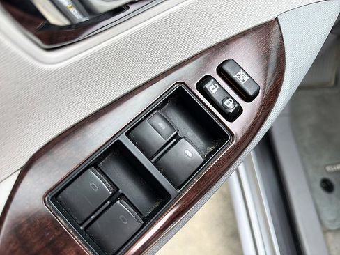 Used 2013 Toyota Sienna XLE w/ Entertainment Pkg FWD image 10