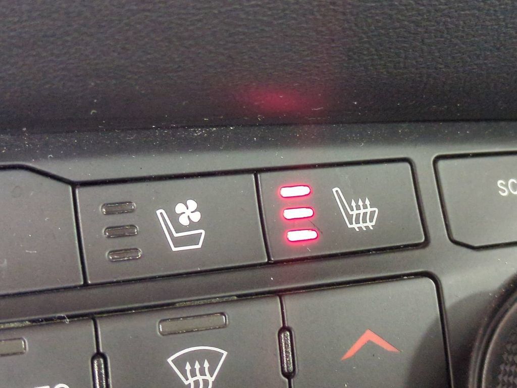 Used 2024 Dodge Durango GT RWD image 30