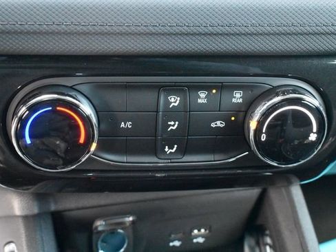 Used 2023 Jeep Compass Limited image 40