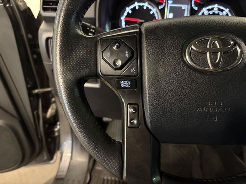 Used 2021 Toyota 4Runner TRD Off-Road Premium AWD/4WD image 17