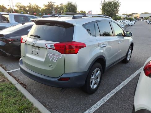 Used 2013 Toyota RAV4 XLE AWD/4WD image 2