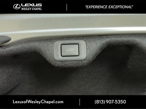 New 2025 Lexus ES 350 w/ Premium Package image 9