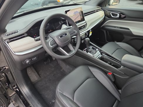 New 2026 Jeep Compass Limited w/ Sun, Sound & Navigation Group AWD/4WD image 9