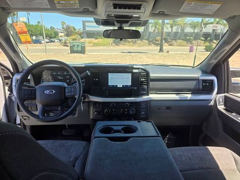 Used 2025 RAM ProMaster 2500 w/ Convenience Group FWD image 9
