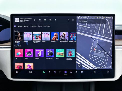 Used 2022 Tesla Model X image 29