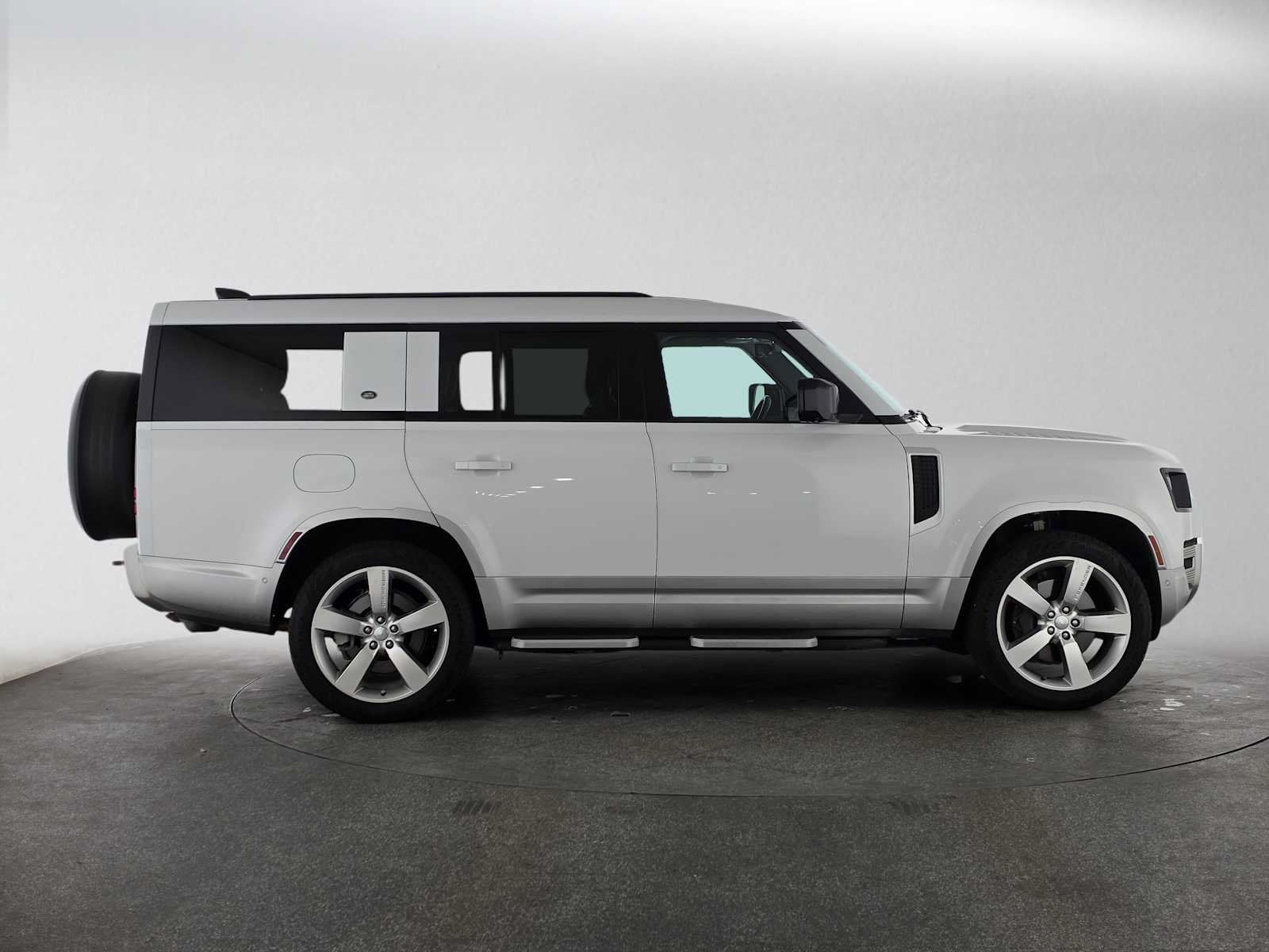 Used 2023 Land Rover Defender 130 First Edition AWD/4WD image 6
