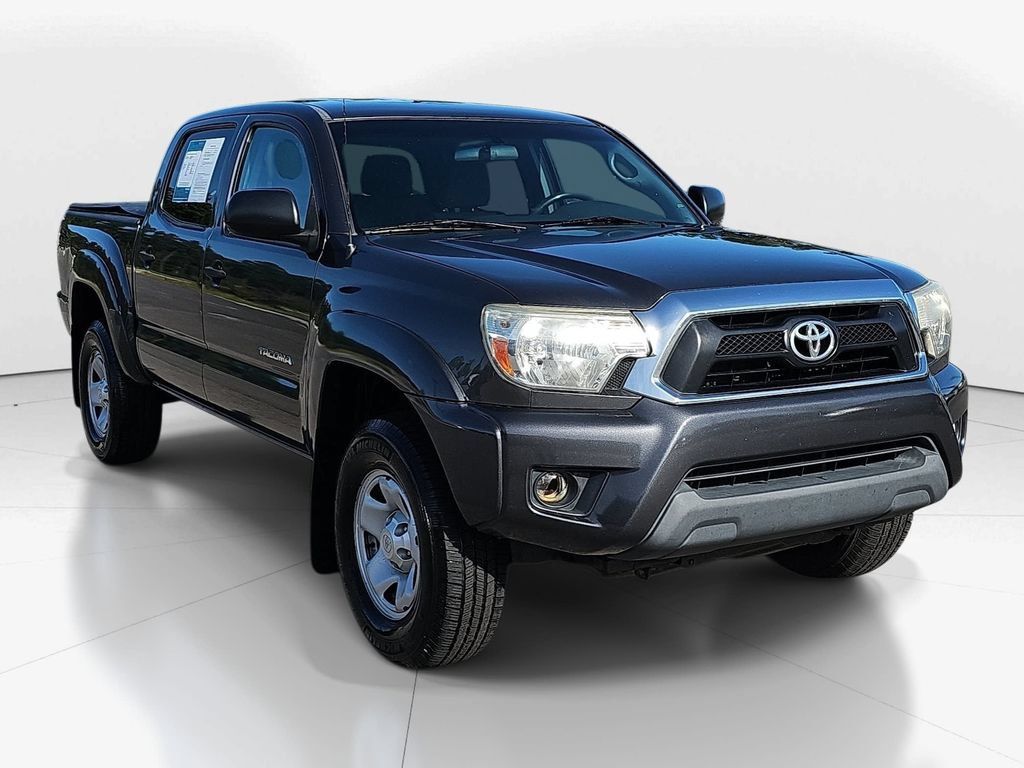 Used 2015 Toyota Tacoma PreRunner w/ SR5 Package RWD image 3