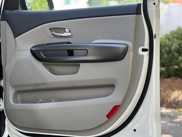 Used 2016 Kia Sedona L FWD image 18