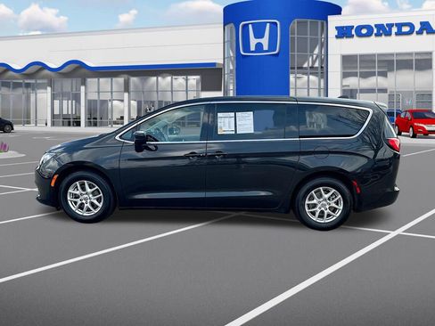 Used 2023 Chrysler Voyager LX FWD image 39