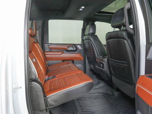 Used 2024 GMC Sierra 2500 Denali Ultimate image 13