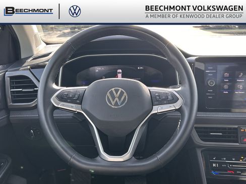 Used 2025 Volkswagen Taos SE image 11
