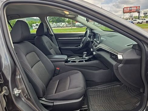 Used 2023 Nissan Altima 2.5 SV FWD image 21