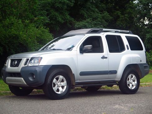 Used 2011 Nissan Xterra S w/ 4X4 Value Package image 1