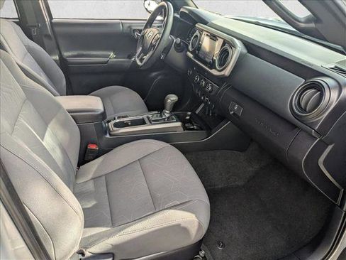 Used 2019 Toyota Tacoma TRD Sport image 20