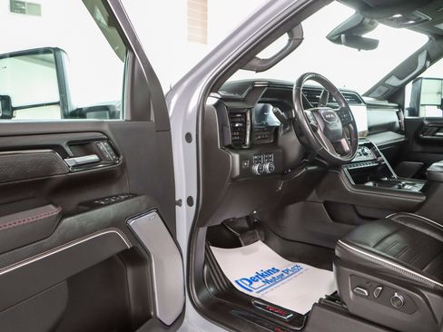 Used 2024 GMC Sierra 2500 AT4X AWD/4WD image 3