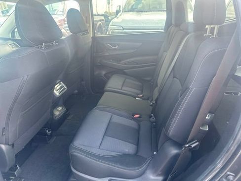Used 2023 Subaru Ascent Premium w/ Convenience Package AWD/4WD image 7